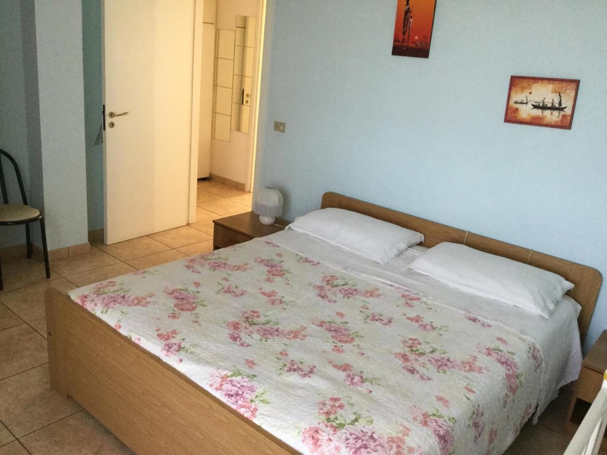 Casa Rosa Villa Porto SantʼElpidio Buitenkant foto